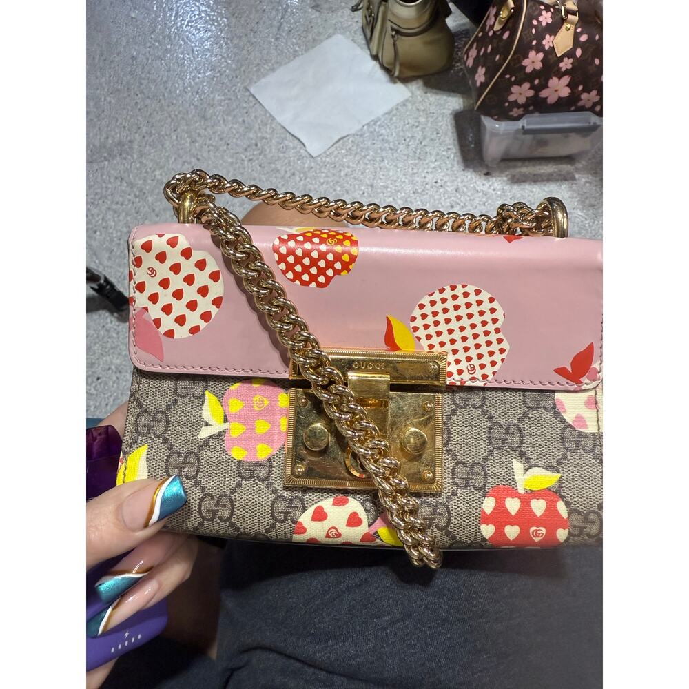 Gucci GG Supreme Les Pommes Padlock Shoulder Bag - Picture 2 of 5